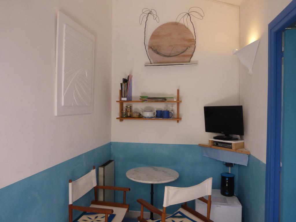 La Genestiere Bed & Breakfast Clermont-lʼHérault Dış mekan fotoğraf