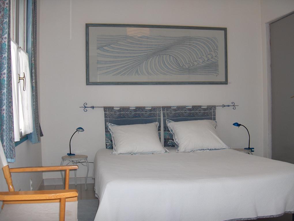La Genestiere Bed & Breakfast Clermont-lʼHérault Dış mekan fotoğraf