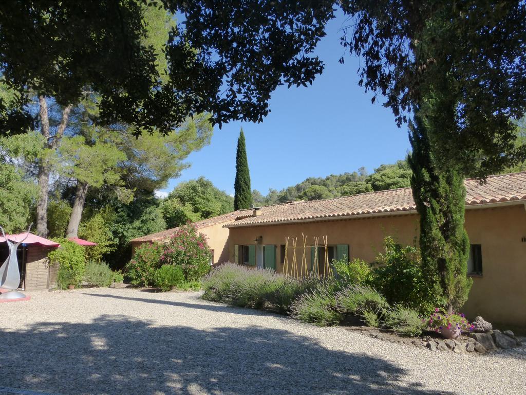 La Genestiere Bed & Breakfast Clermont-lʼHérault Dış mekan fotoğraf